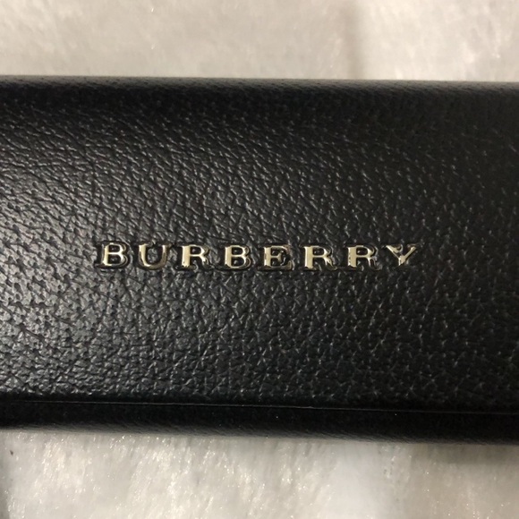 Women’s Burberry Eyeglasses with case and wiping cloth - Picture 2 of 7